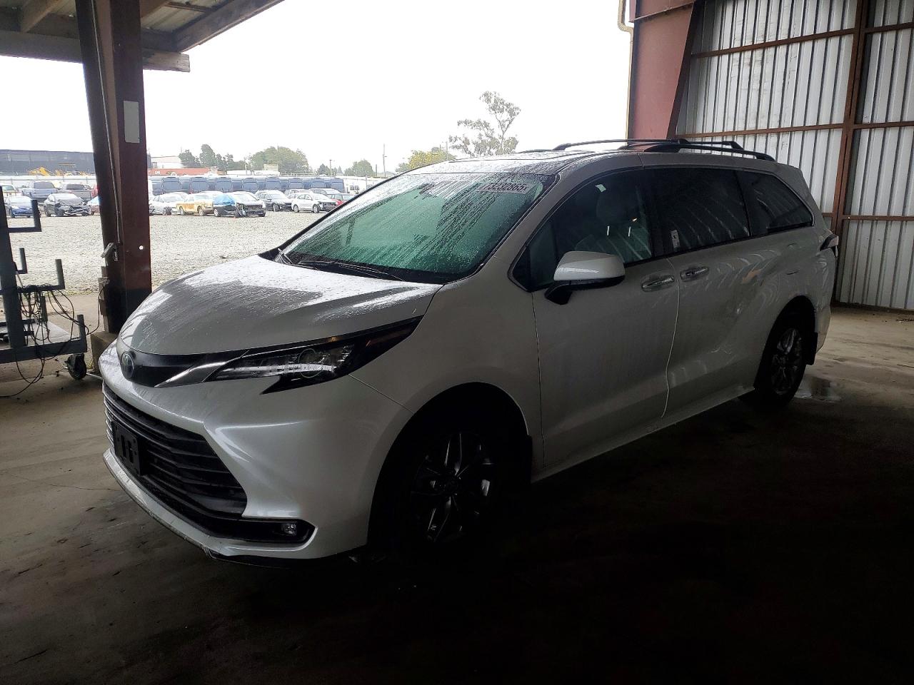 2025 TOYOTA SIENNA