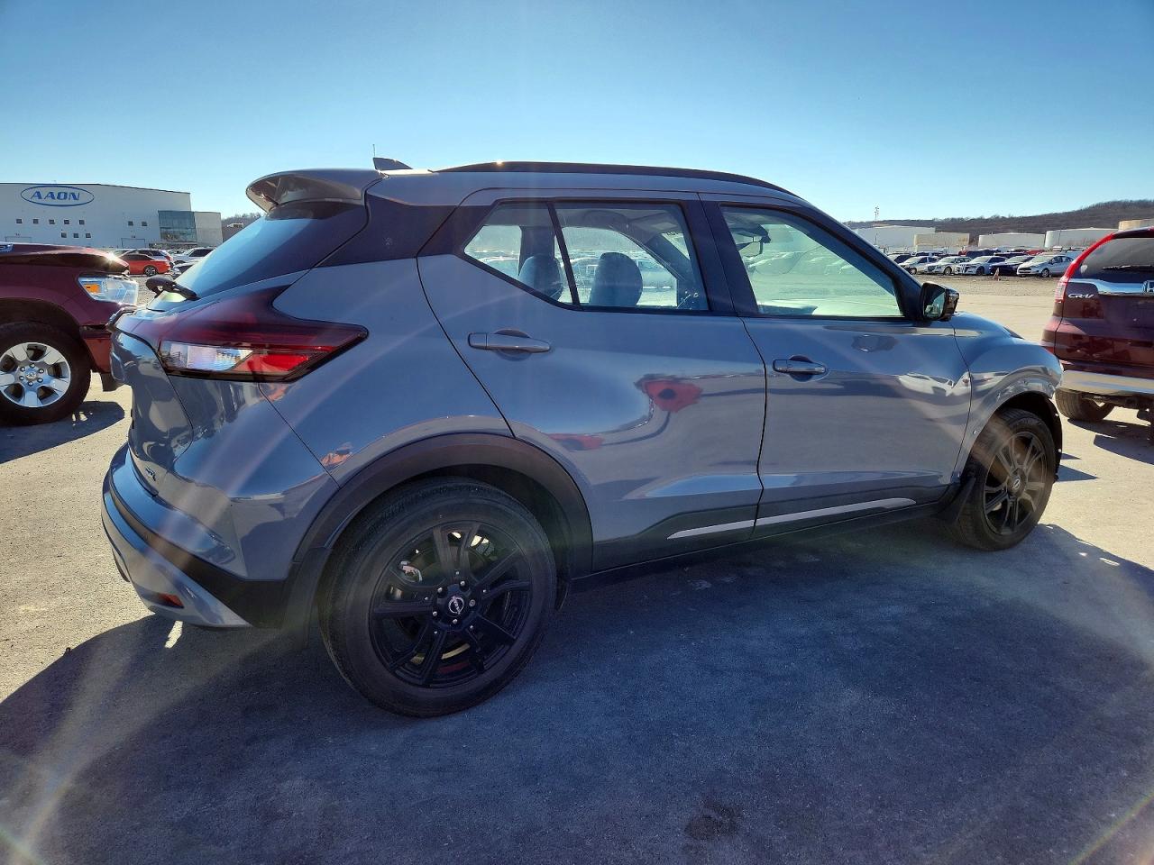 2022 NISSAN KICKS SR photo 3