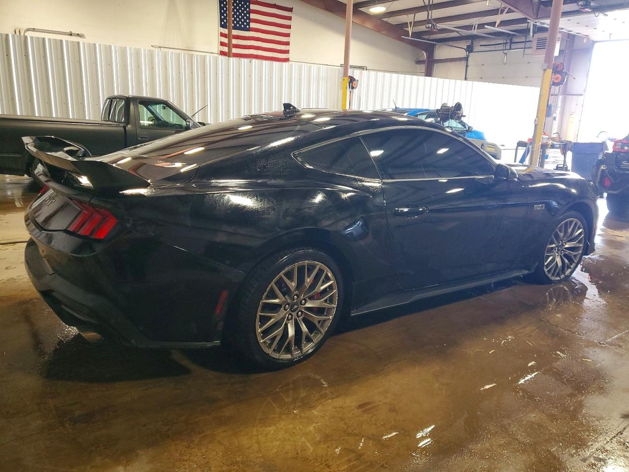 2024 FORD MUSTANG GT photo 3