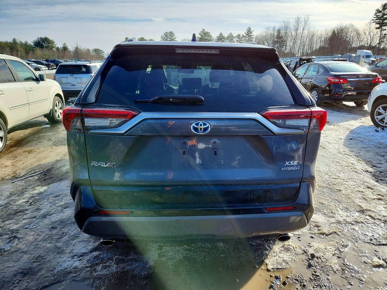 2021 TOYOTA RAV4 XSE photo 11