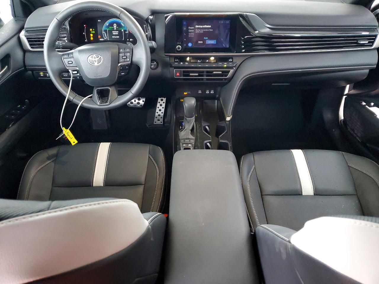2025 TOYOTA CAMRY XSE photo 8