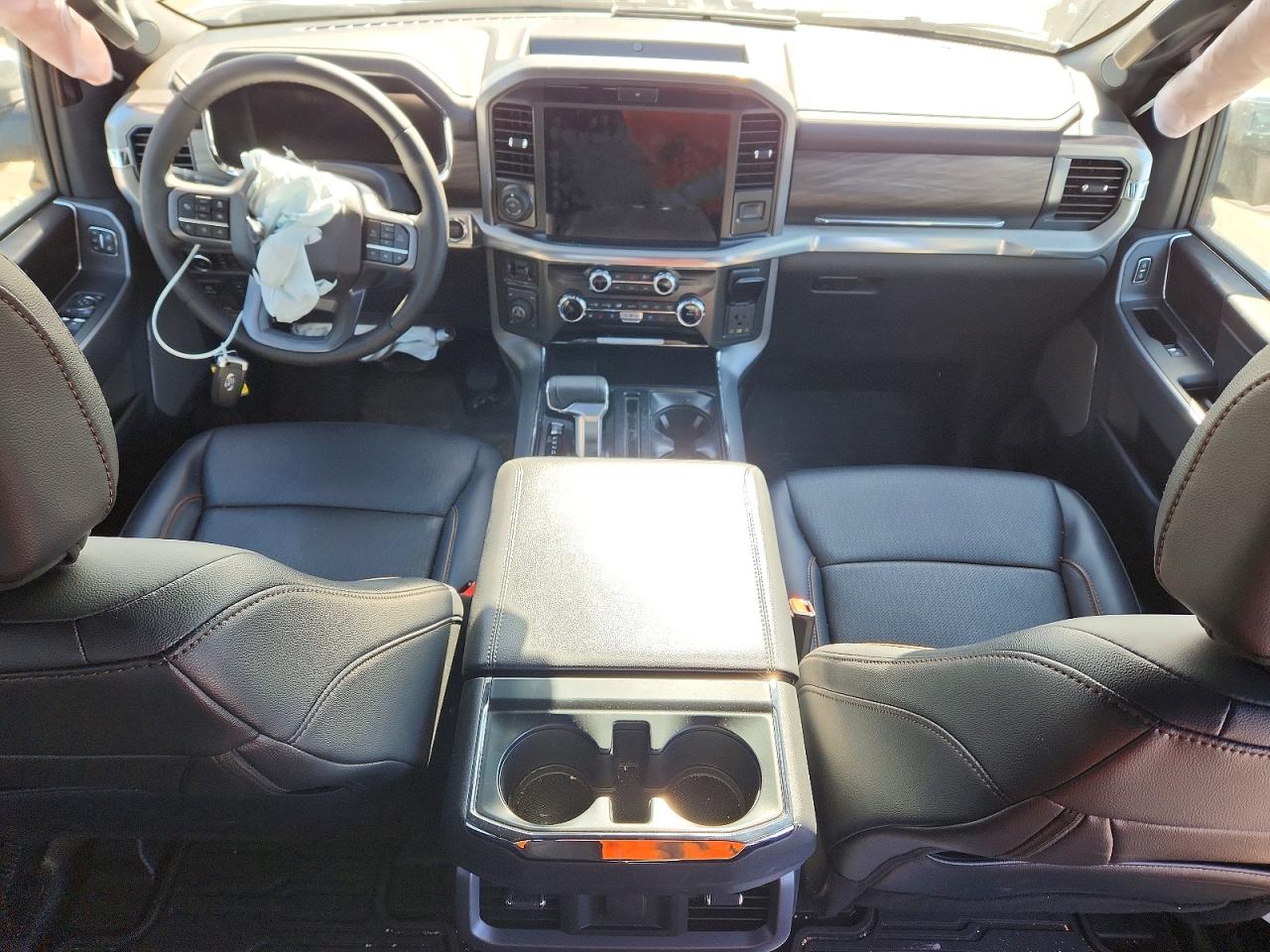 2025 FORD F150 LARIAT photo 8