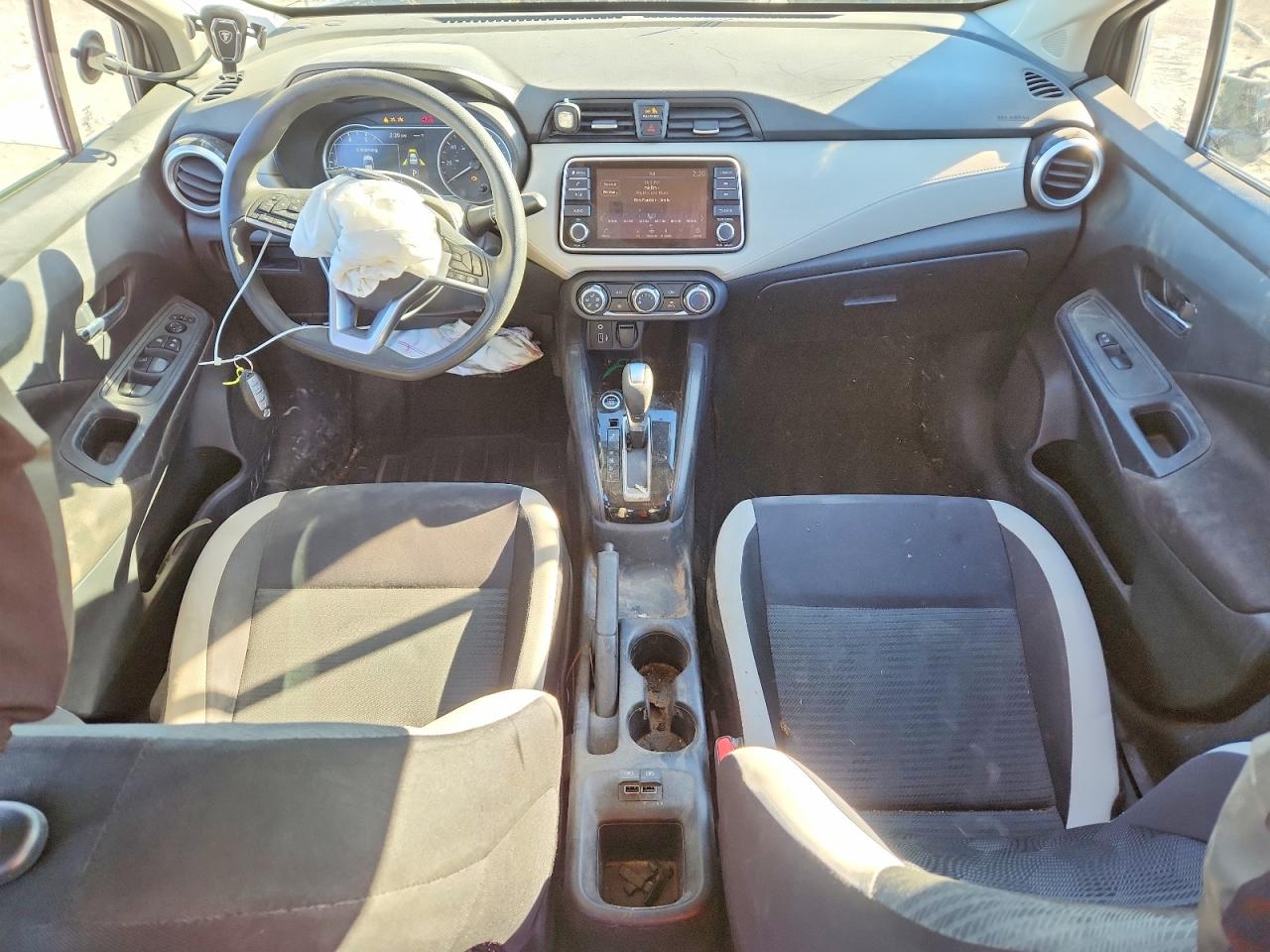 2021 NISSAN VERSA SV photo 22