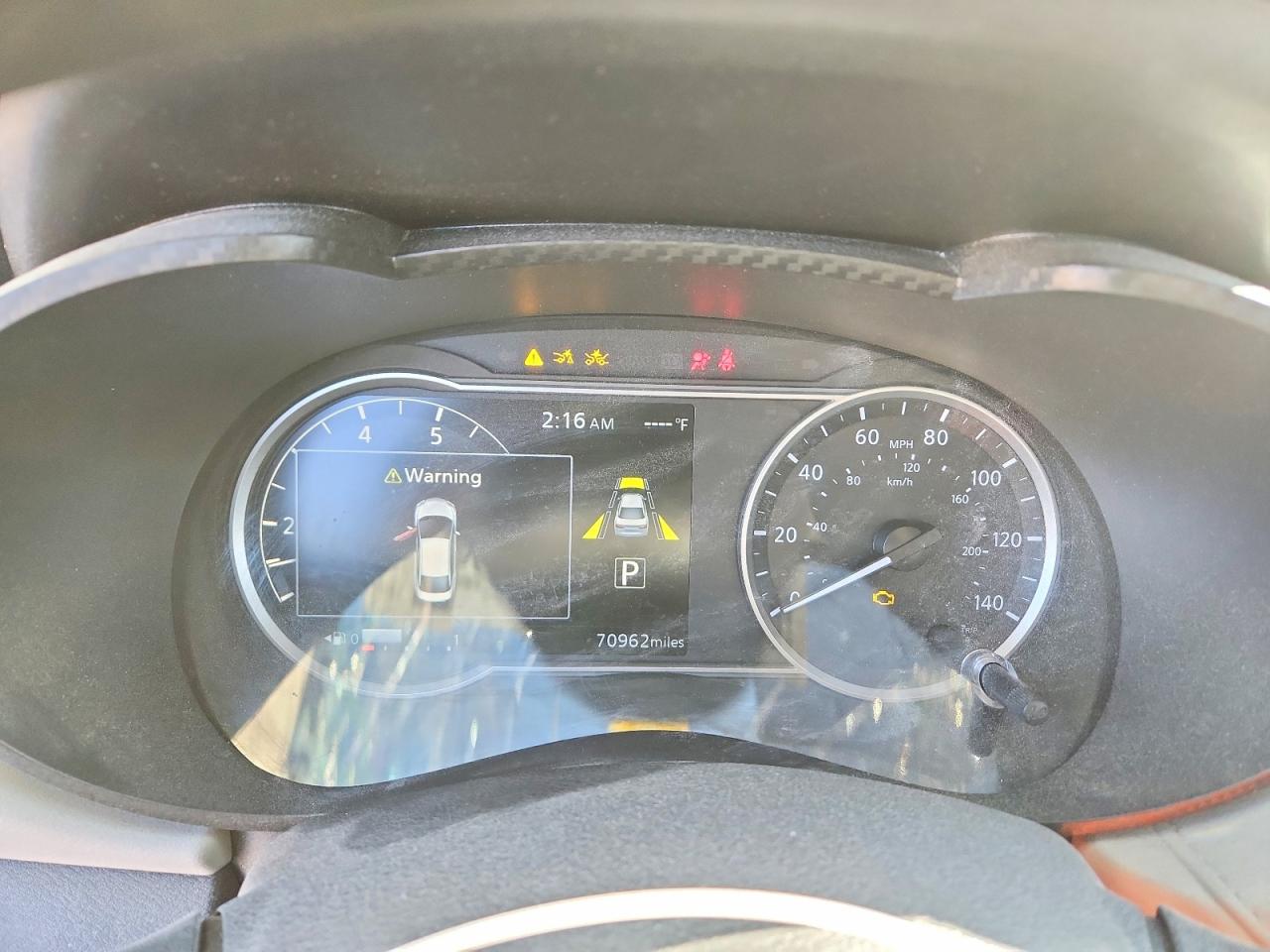 2021 NISSAN VERSA SV photo 25