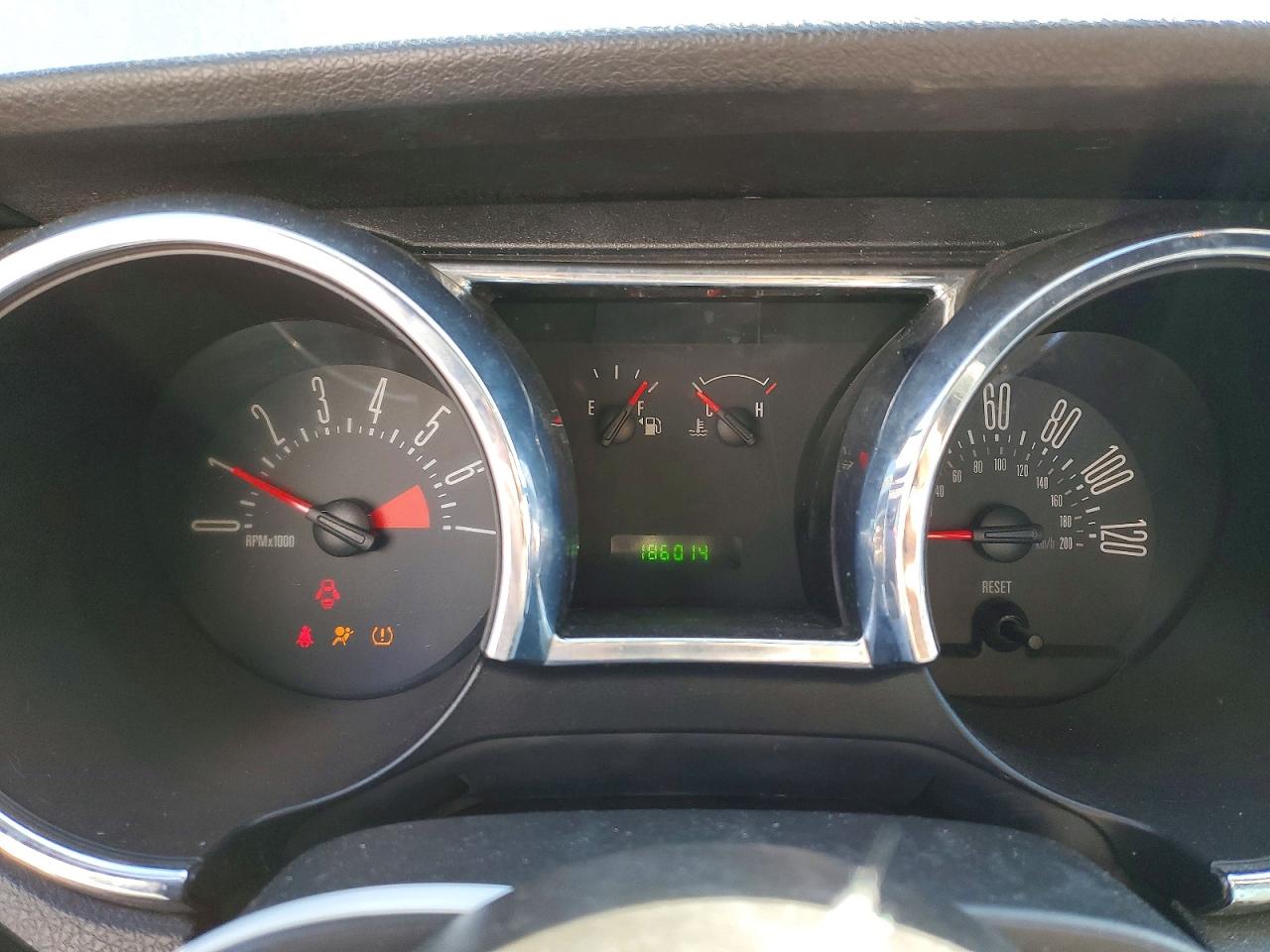2008 FORD MUSTANG photo 25