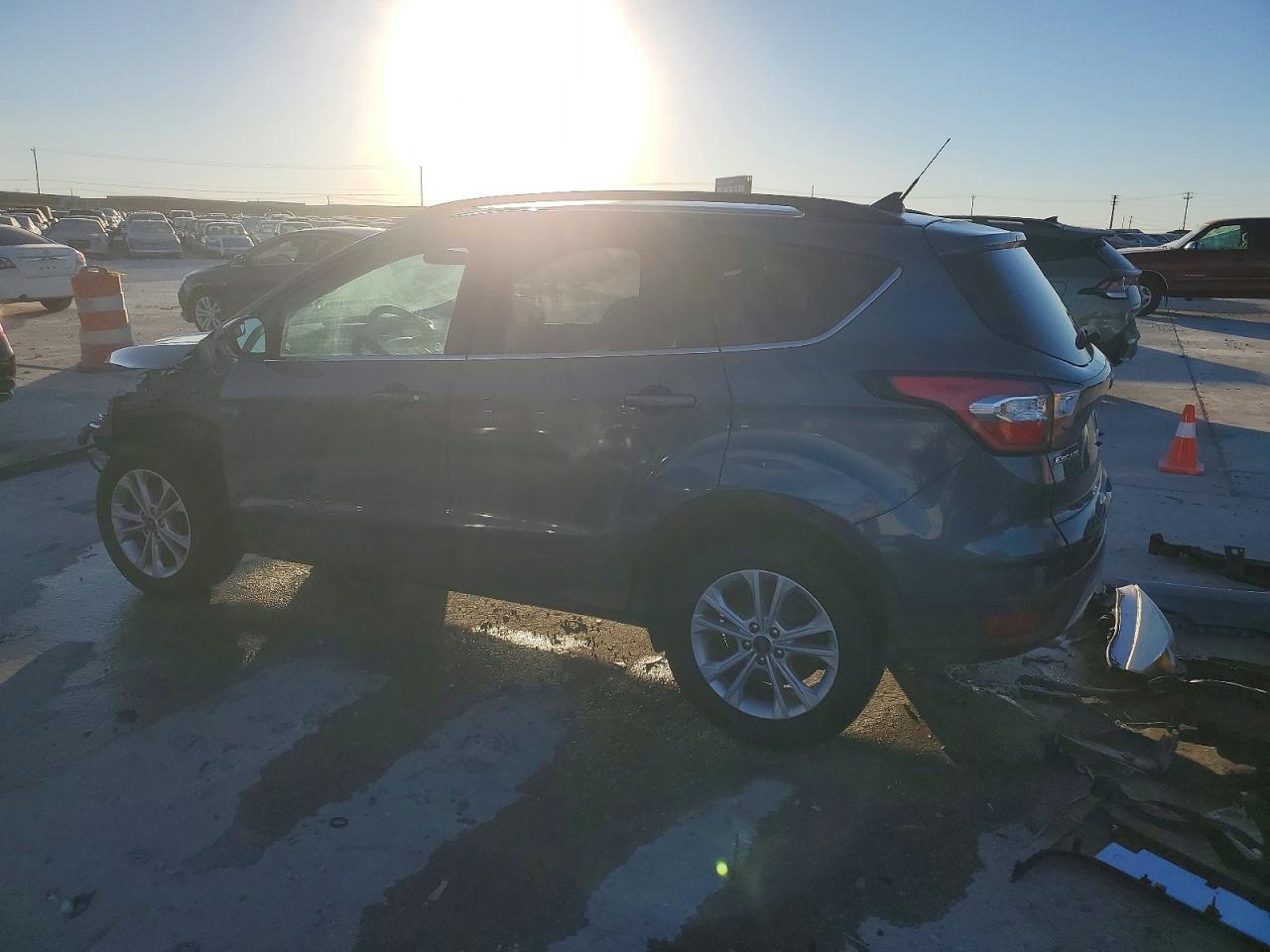 2018 FORD ESCAPE SE photo 3
