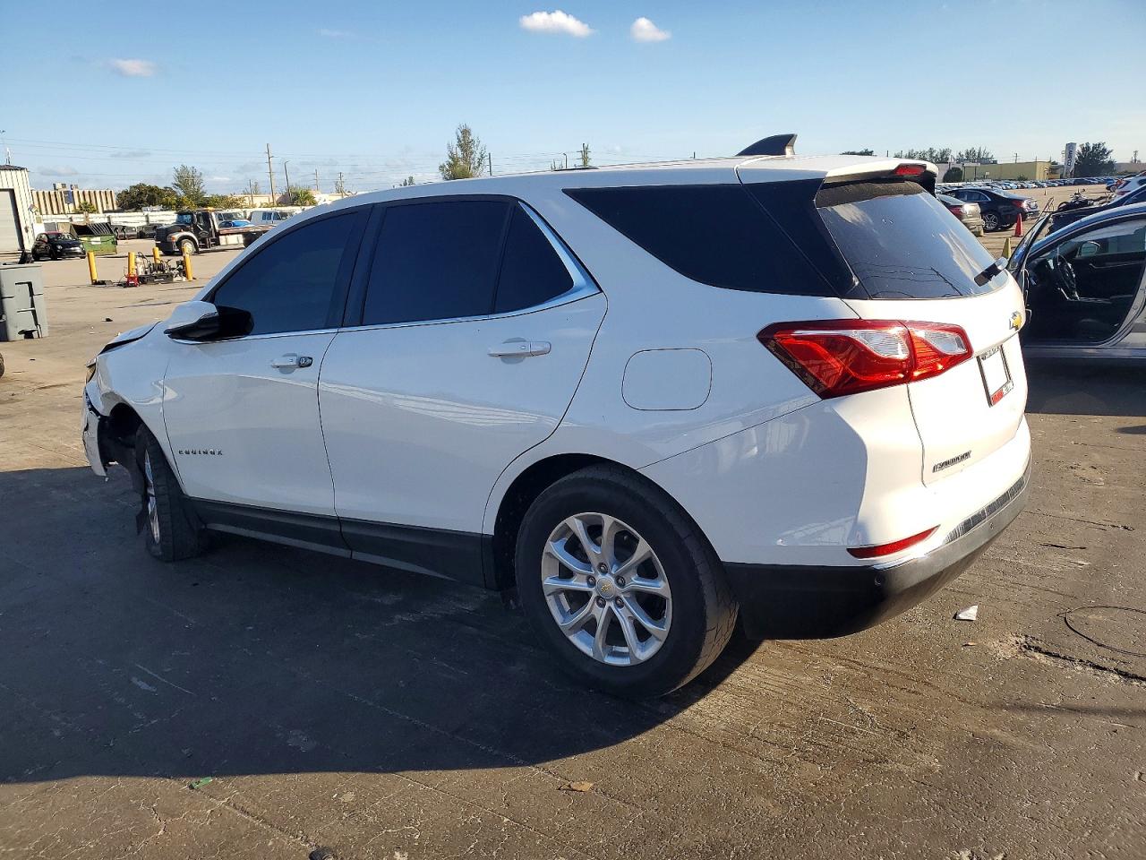 2018 CHEVROLET EQUINOX LT photo 3