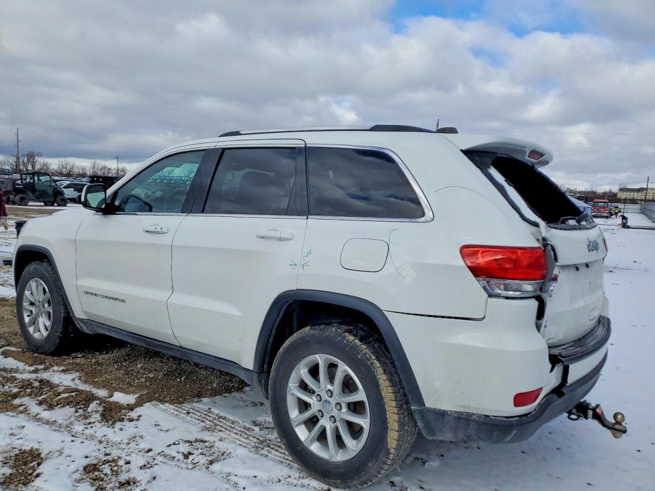 2015 JEEP GRAND CHEROKEE LAREDO photo 2