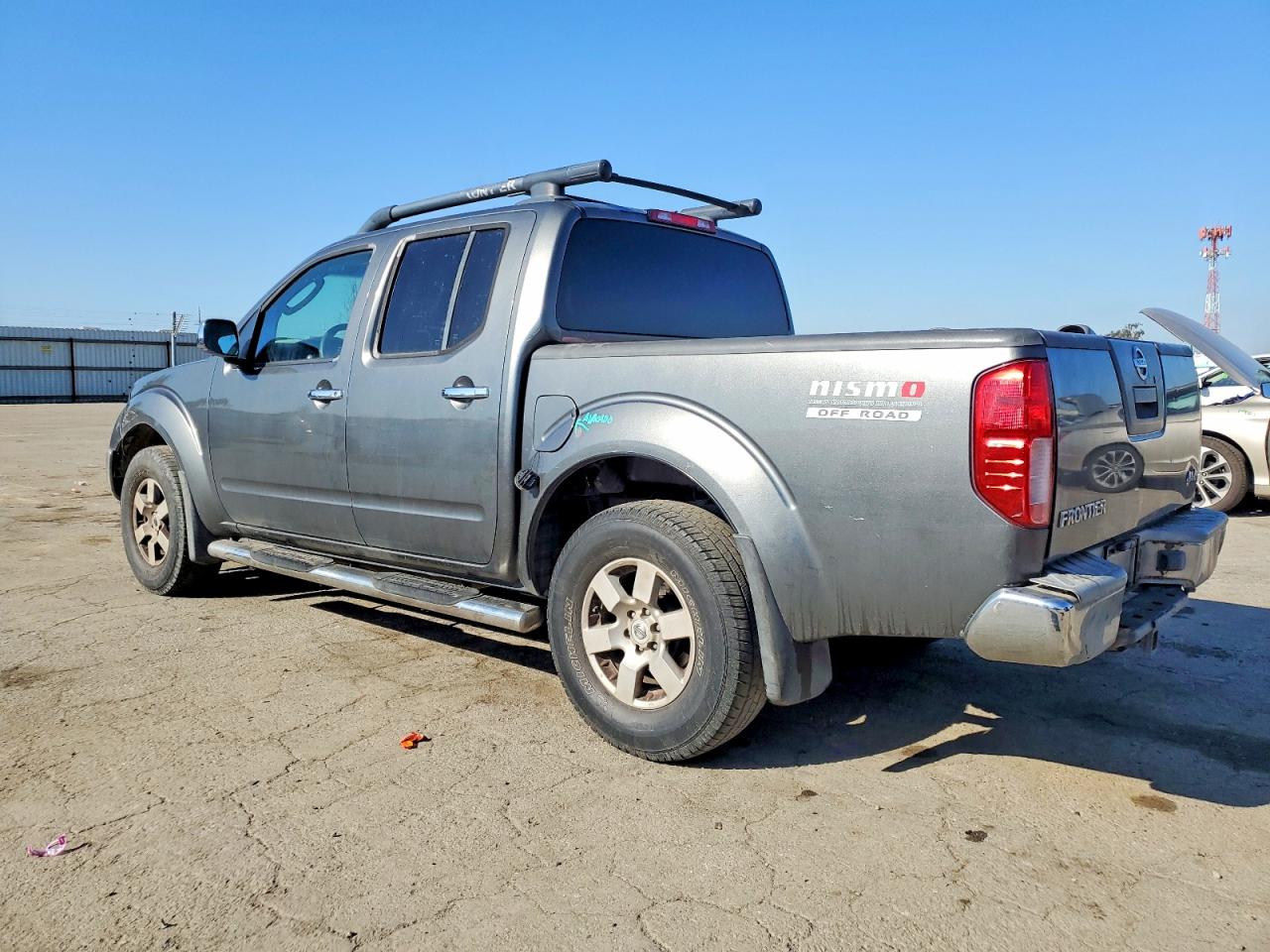 2005 NISSAN FRONTIER CREW CAB LE photo 2
