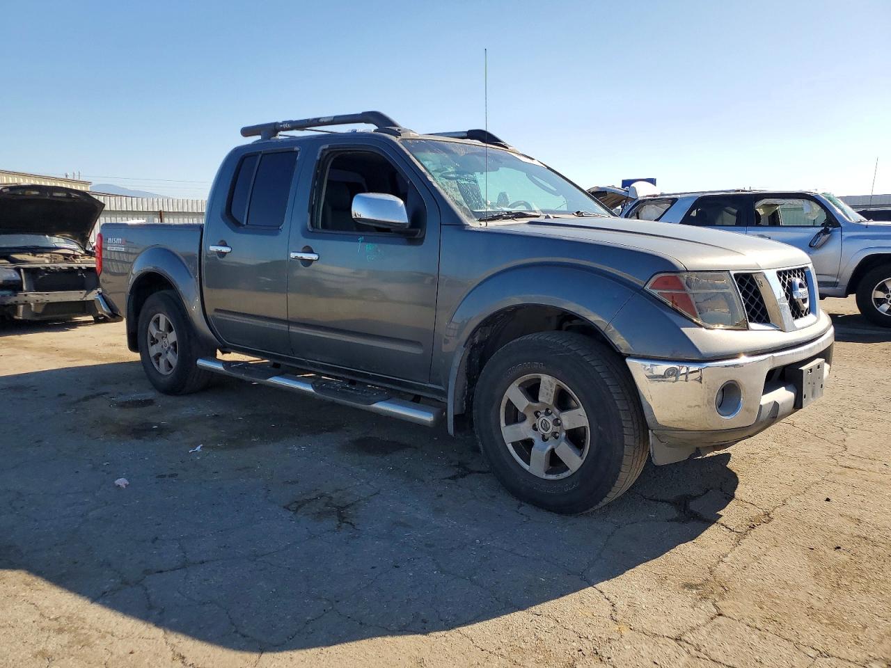 2005 NISSAN FRONTIER CREW CAB LE photo 4