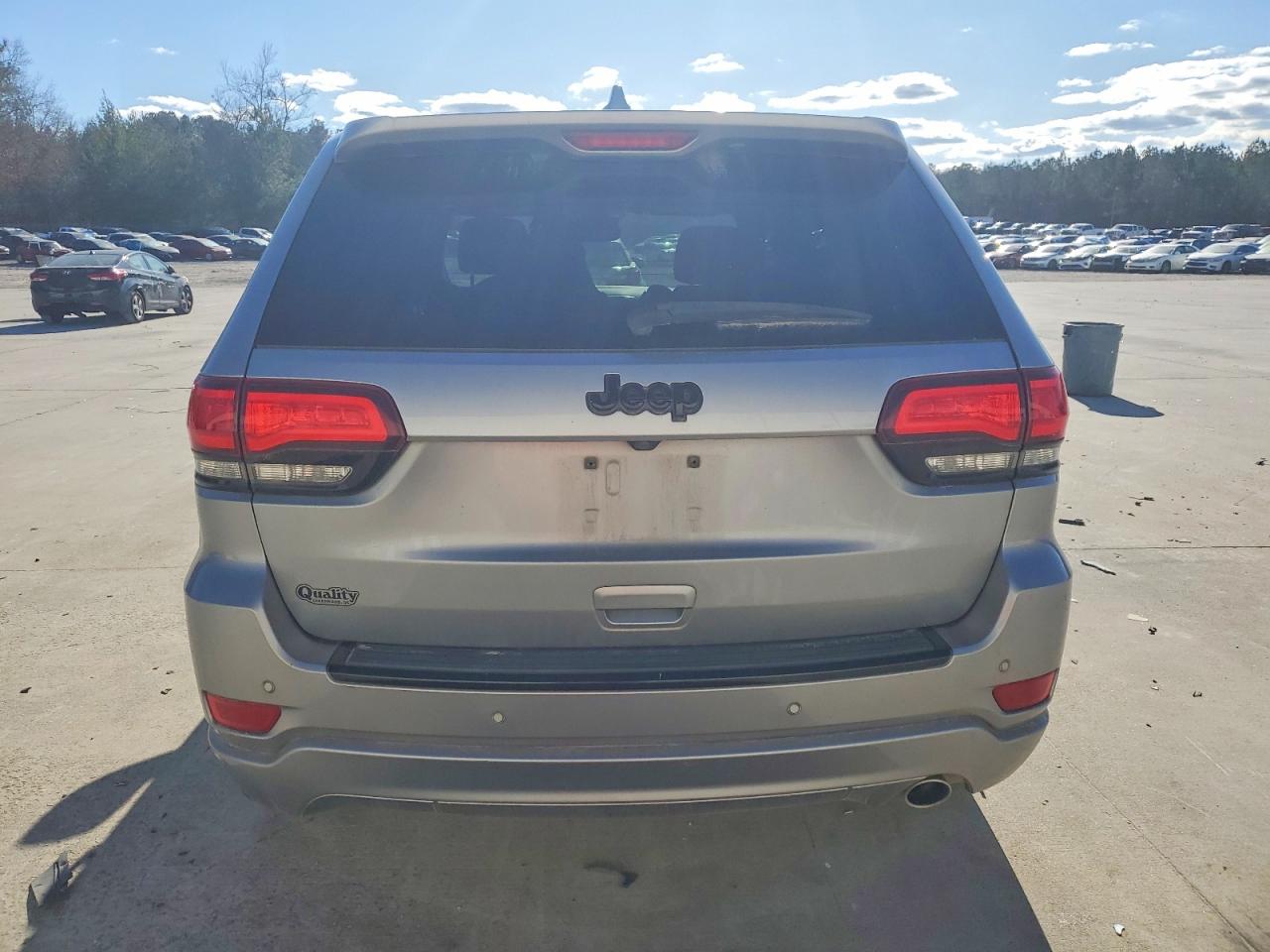 2018 JEEP GRAND CHEROKEE LAREDO photo 16