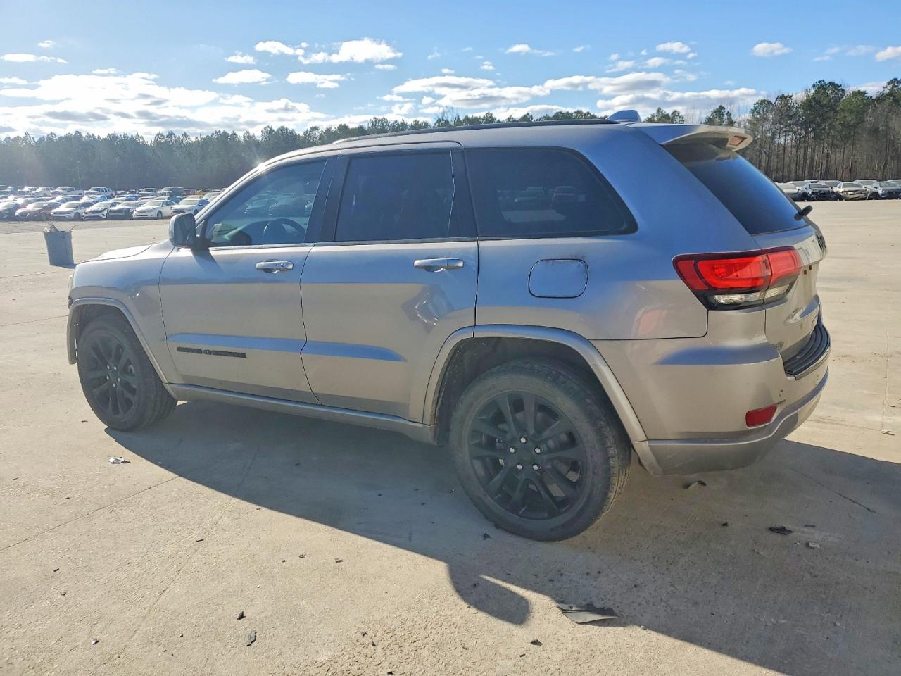 2018 JEEP GRAND CHEROKEE LAREDO photo 4