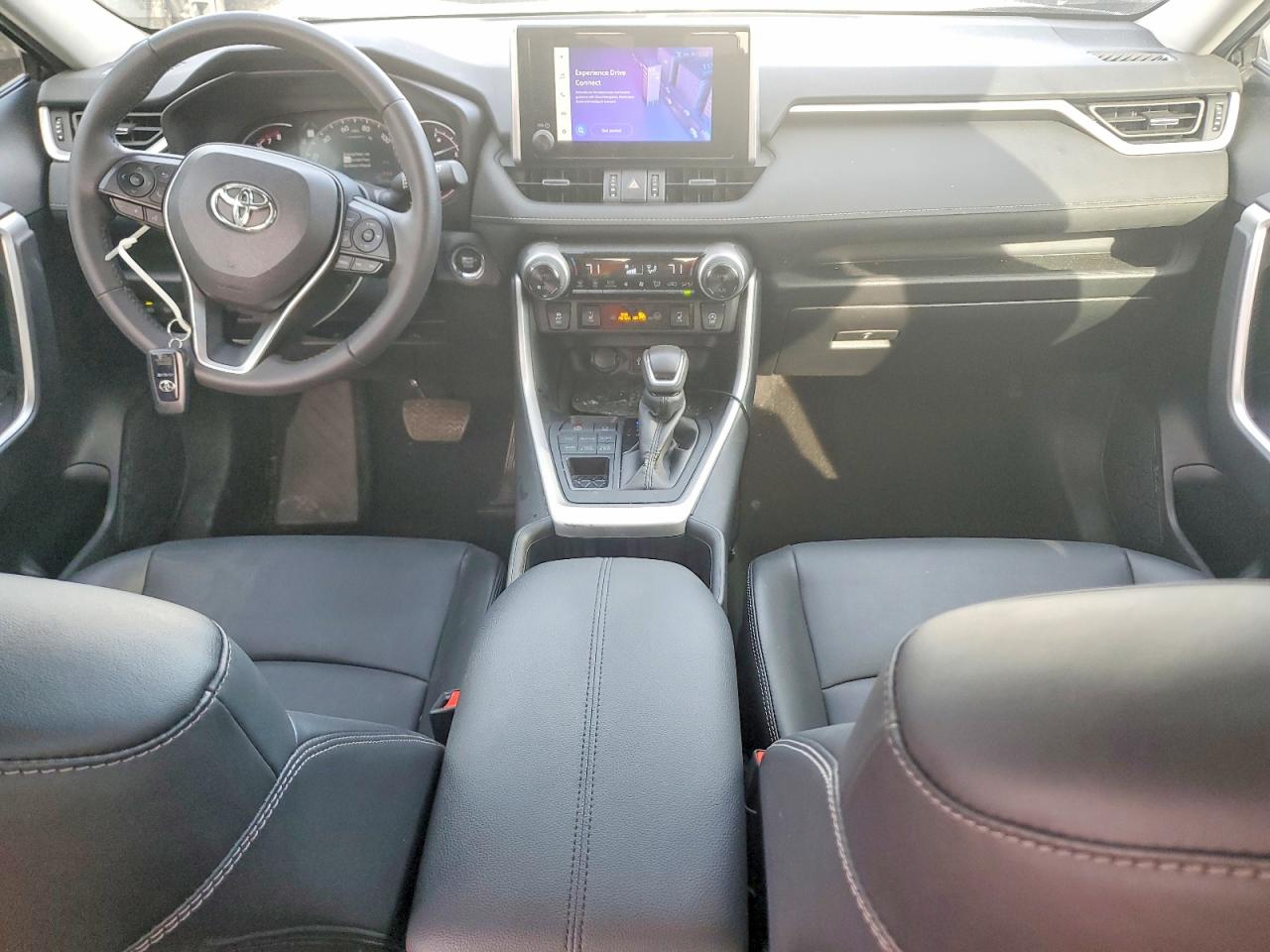 2024 TOYOTA RAV4 XLE PREMIUM photo 29