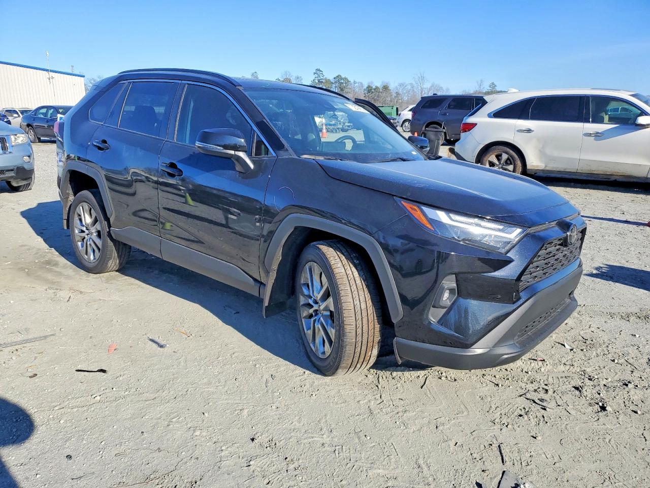 2024 TOYOTA RAV4 XLE PREMIUM photo 13