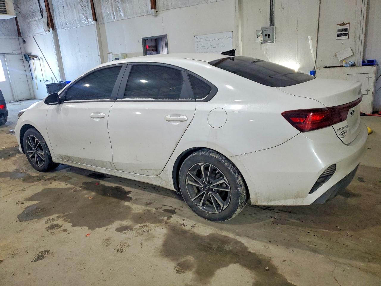 2024 KIA FORTE LX photo 3