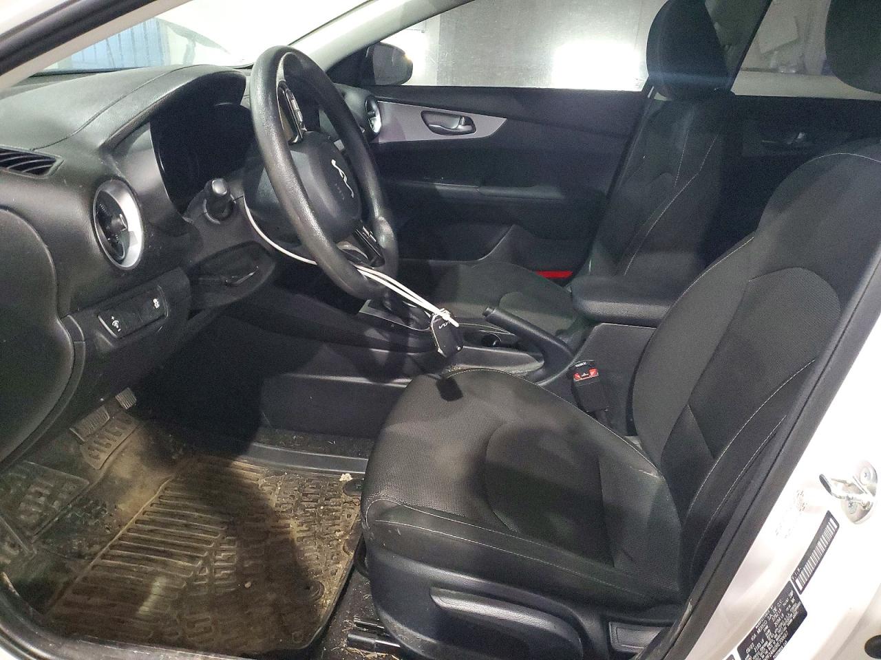 2024 KIA FORTE LX photo 13