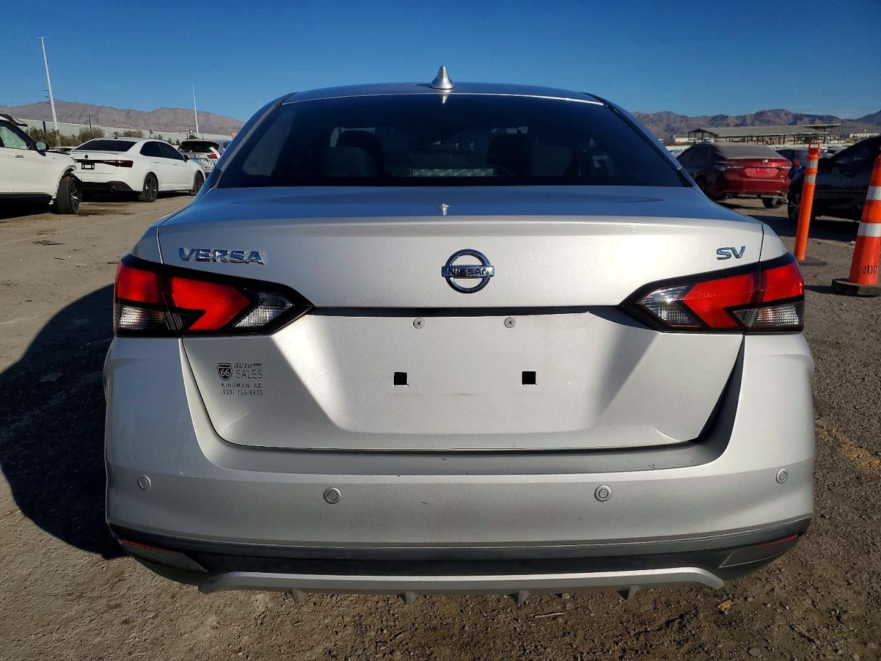 2020 NISSAN VERSA SV photo 11