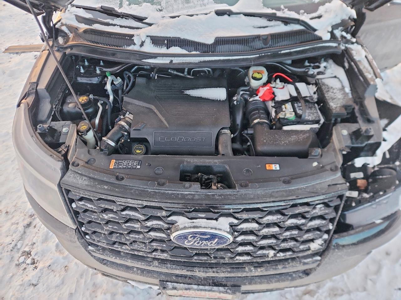2018 FORD SUBN photo 23