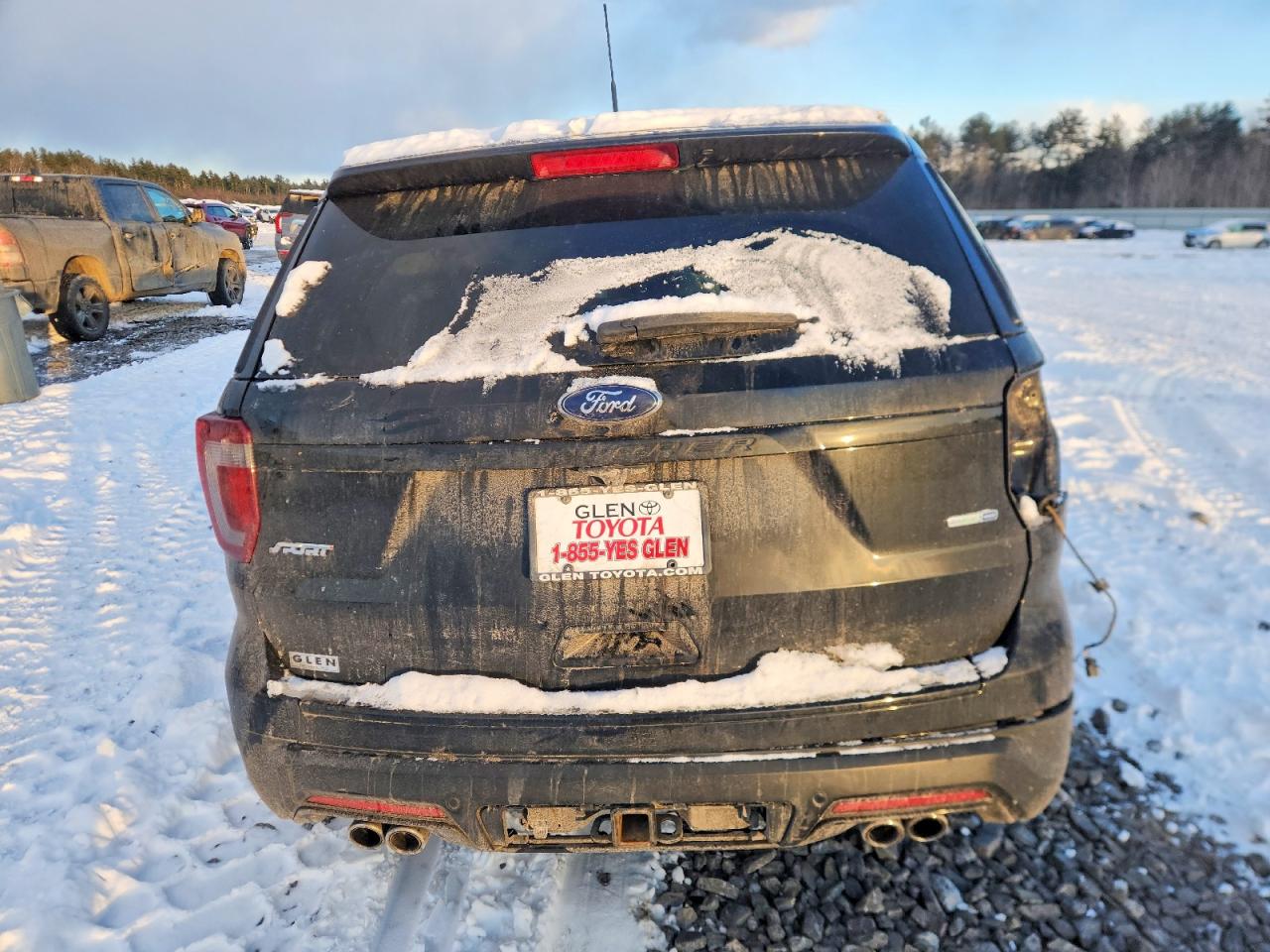 2018 FORD SUBN photo 11