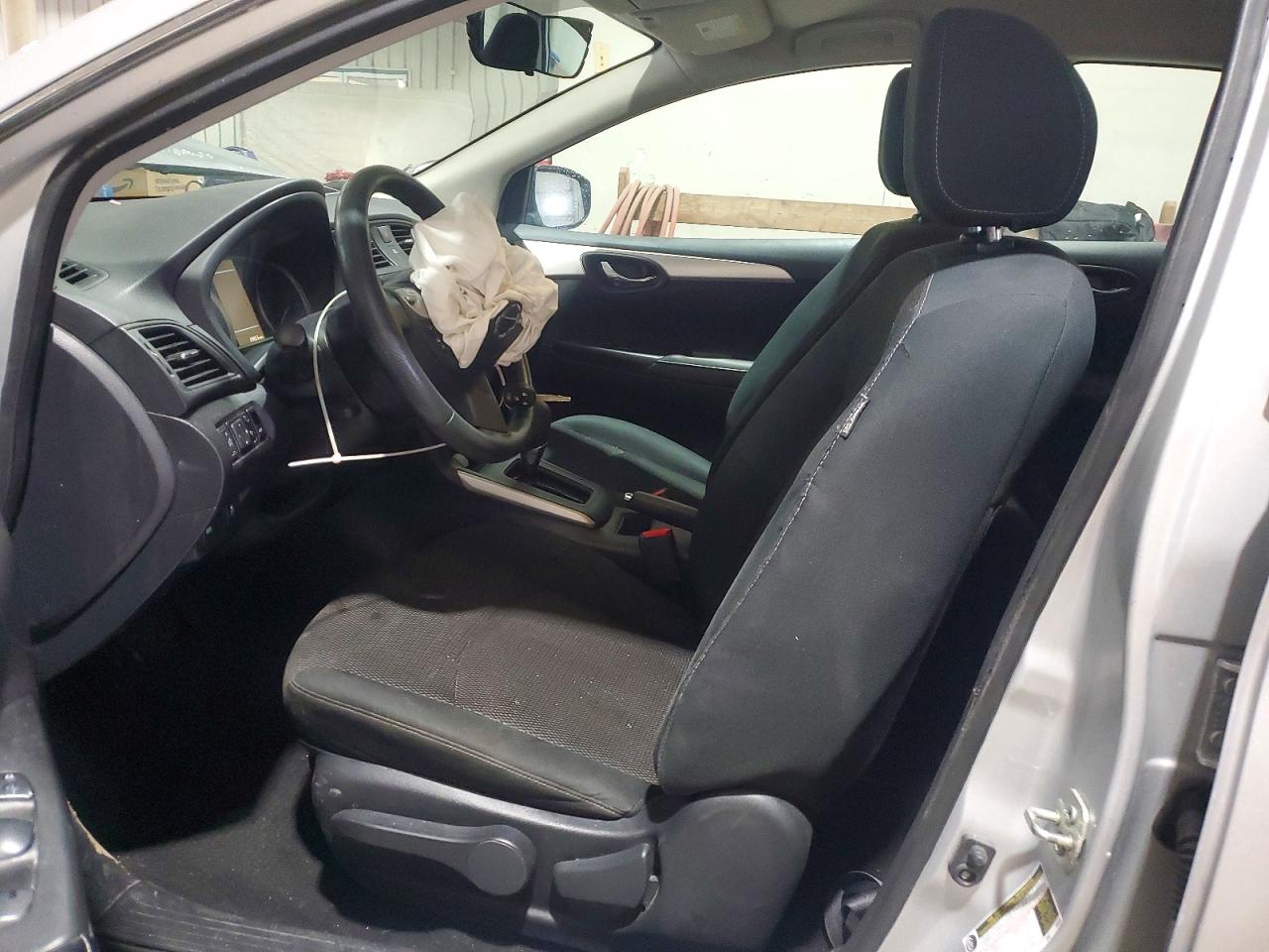 2019 NISSAN SENTRA S photo 13