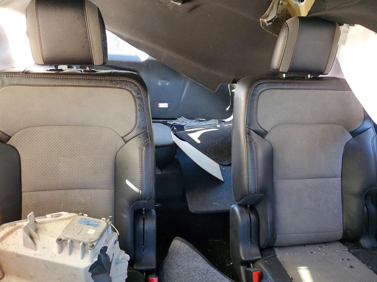 2017 FORD EXPLORER XLT photo 28