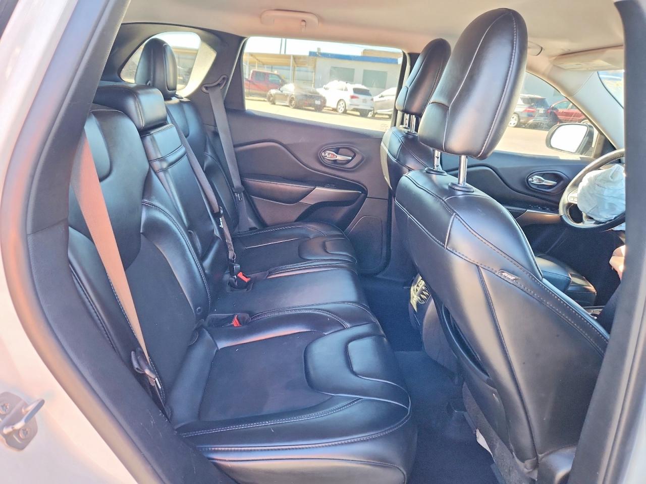2019 JEEP CHEROKEE LATITUDE PLUS photo 21