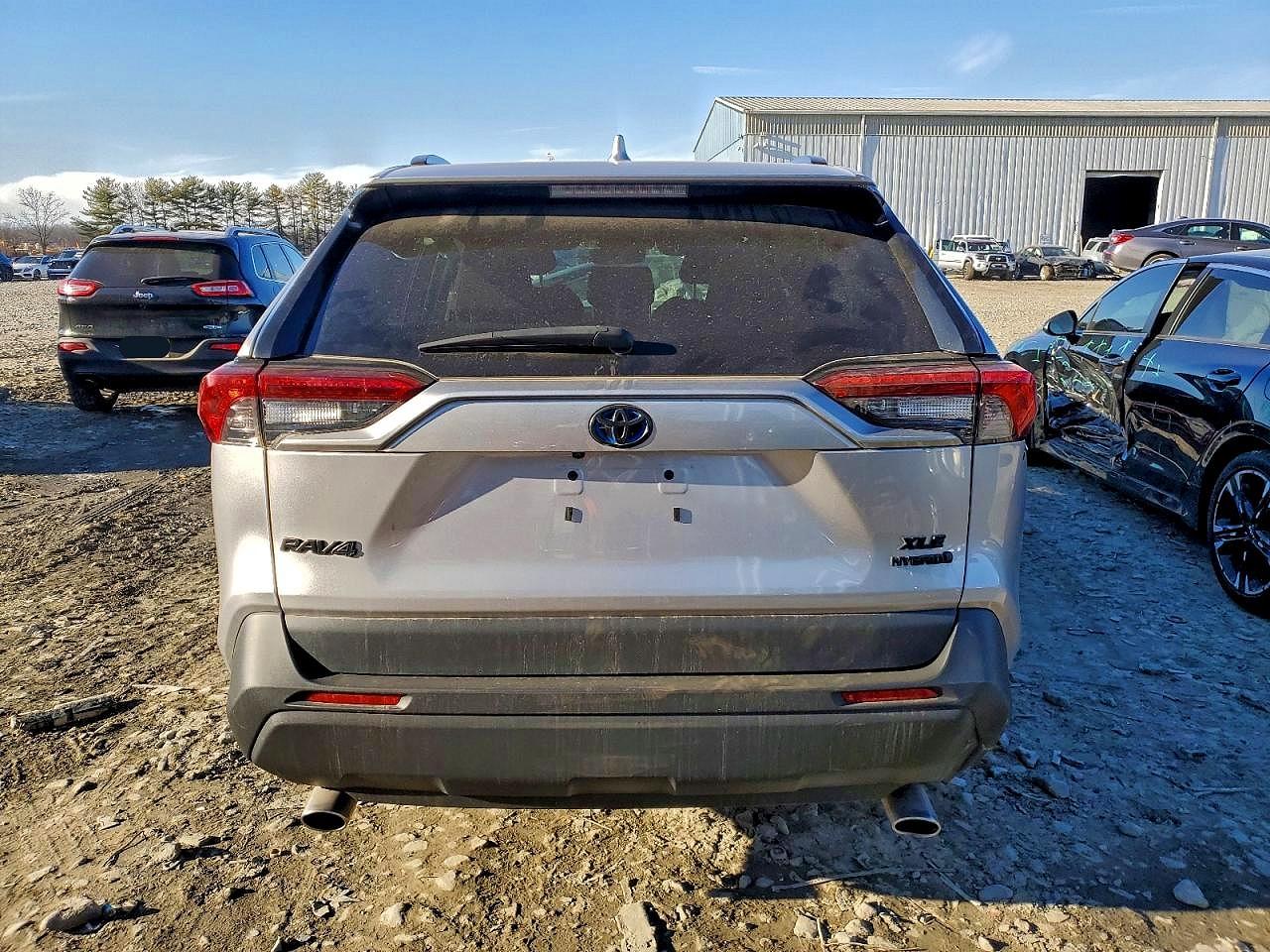 2024 TOYOTA RAV4 XLE photo 6
