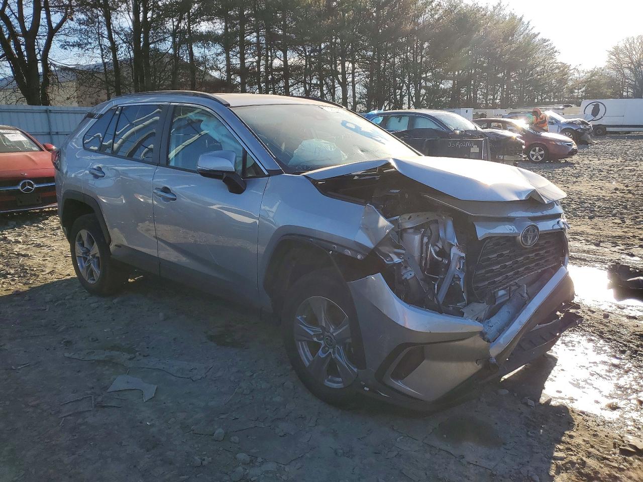 2024 TOYOTA RAV4 XLE photo 4