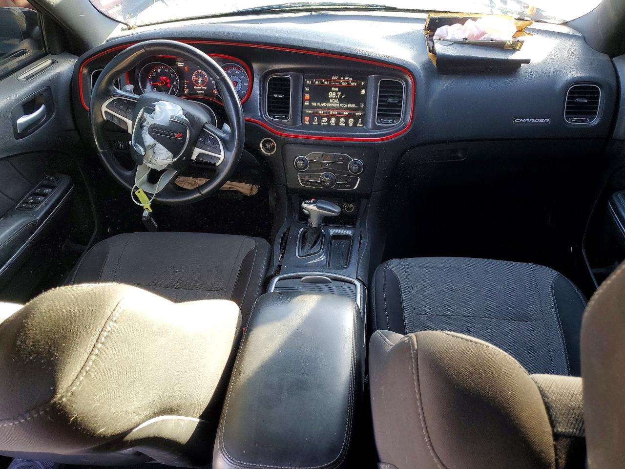 2015 DODGE CHARGER SXT photo 8