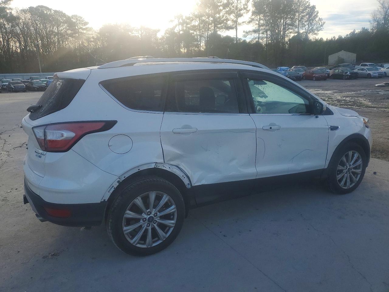 2018 FORD ESCAPE TITANIUM photo 3