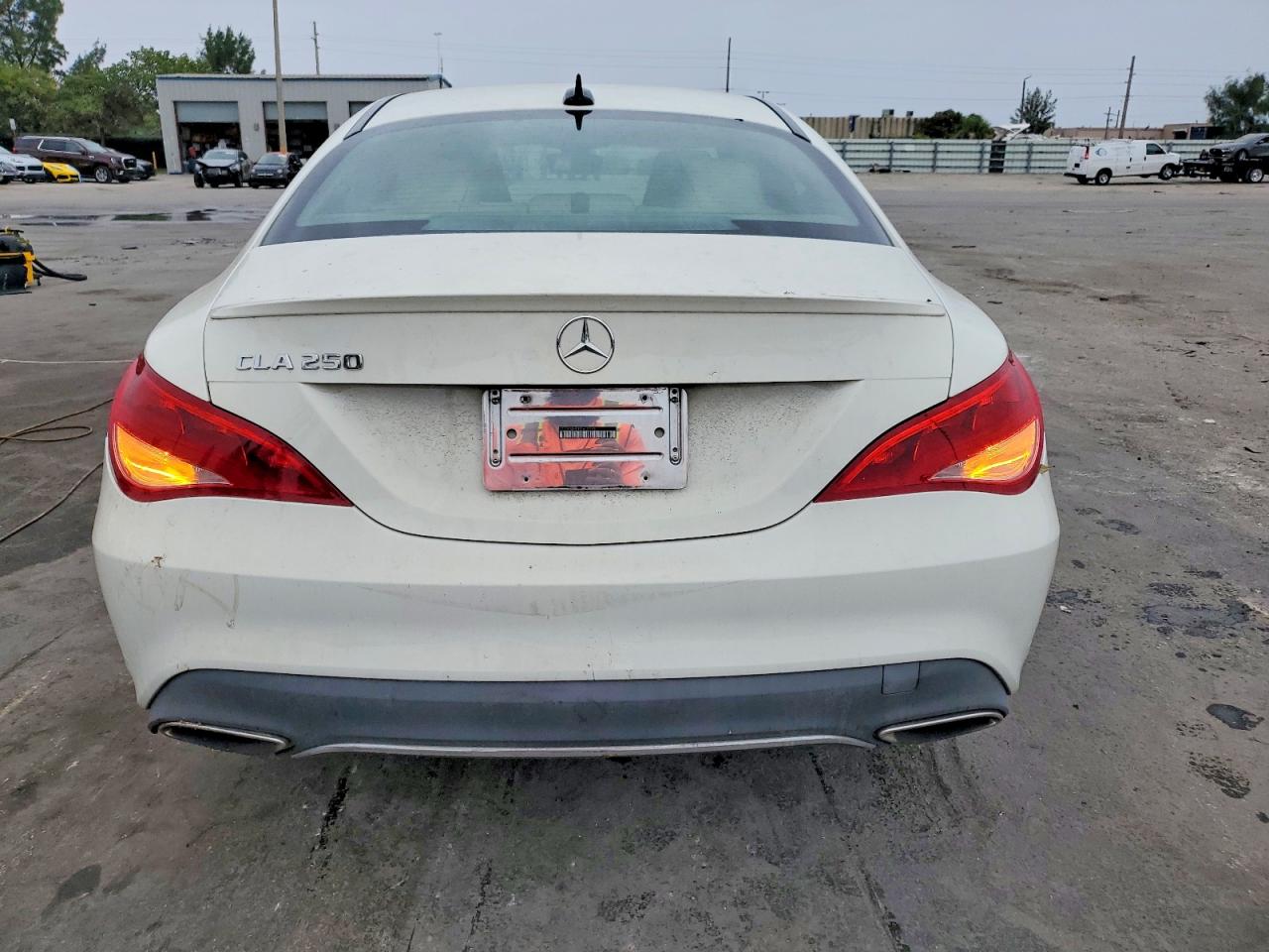 2018 MERCEDES-BENZ CLA 250 photo 11