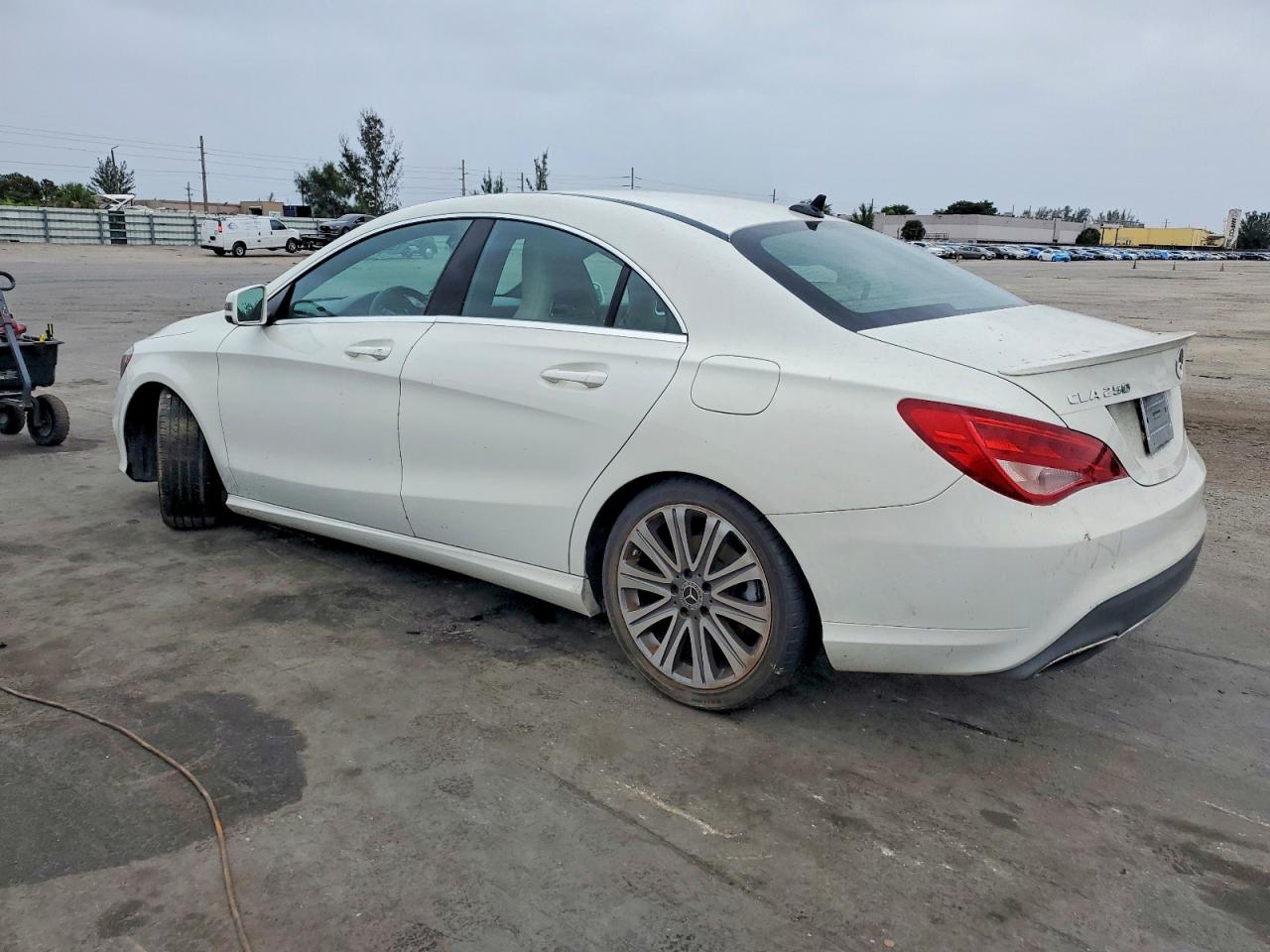 2018 MERCEDES-BENZ CLA 250 photo 3