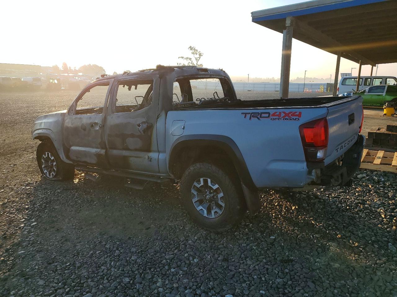 2019 TOYOTA TACOMA DOUBLE CAB photo 2