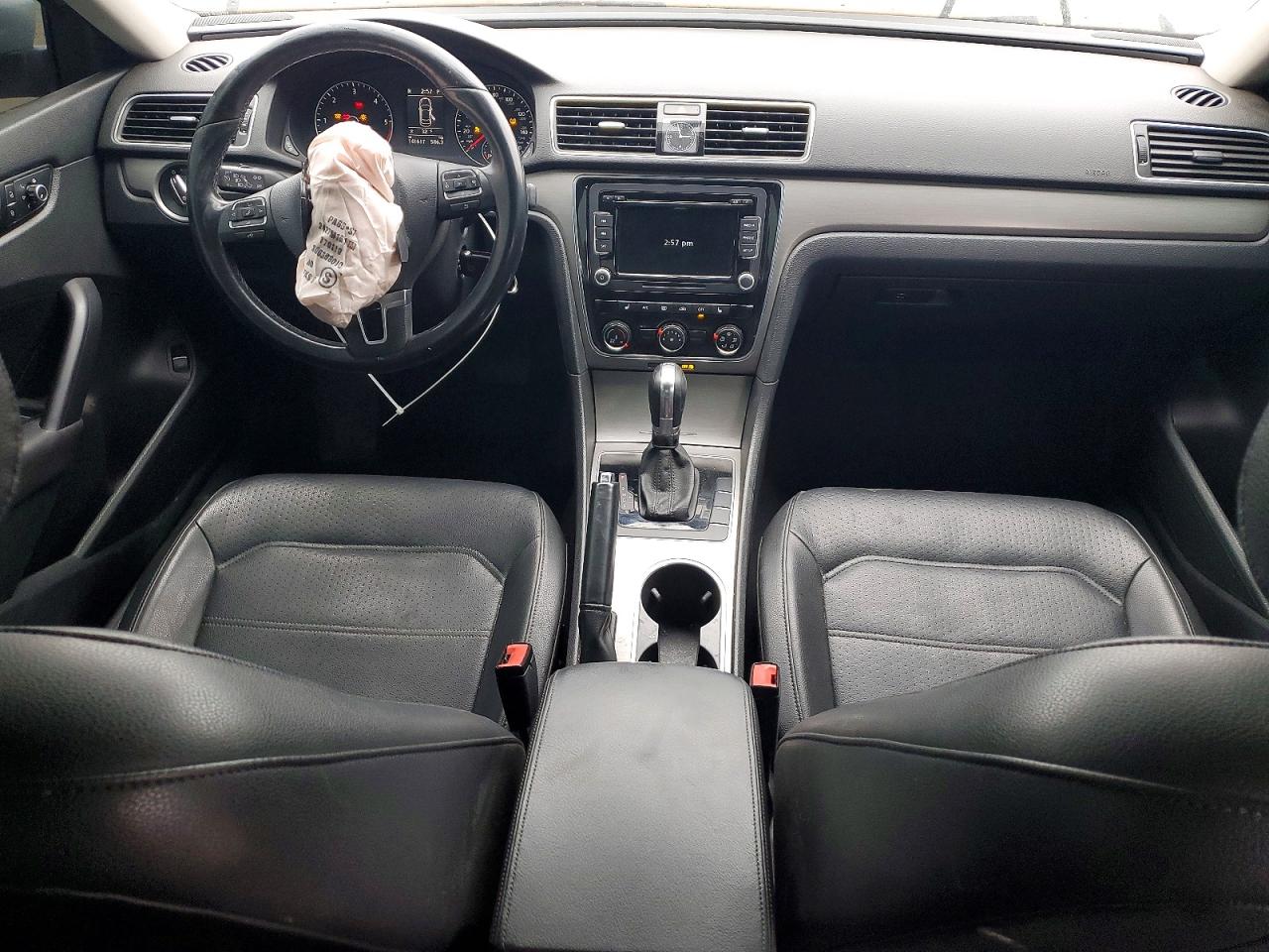 2014 VOLKSWAGEN PASSAT SE photo 15