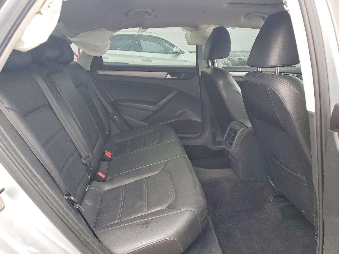 2014 VOLKSWAGEN PASSAT SE photo 19