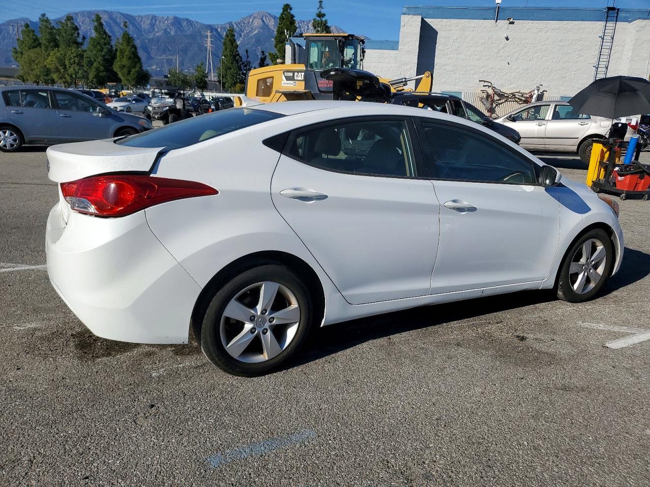 2013 HYUNDAI ELANTRA GLS photo 3