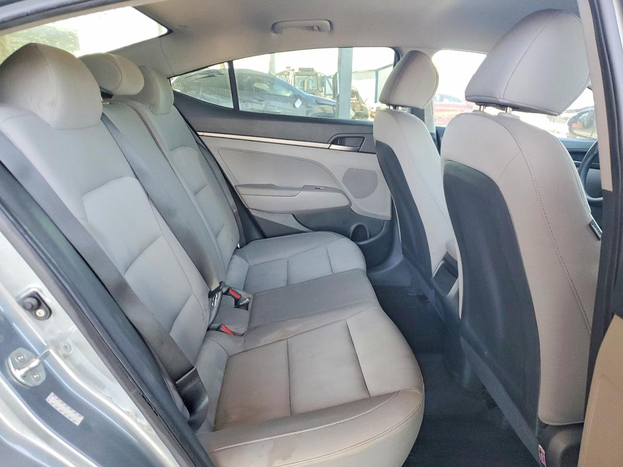 2017 HYUNDAI ELANTRA SE photo 10