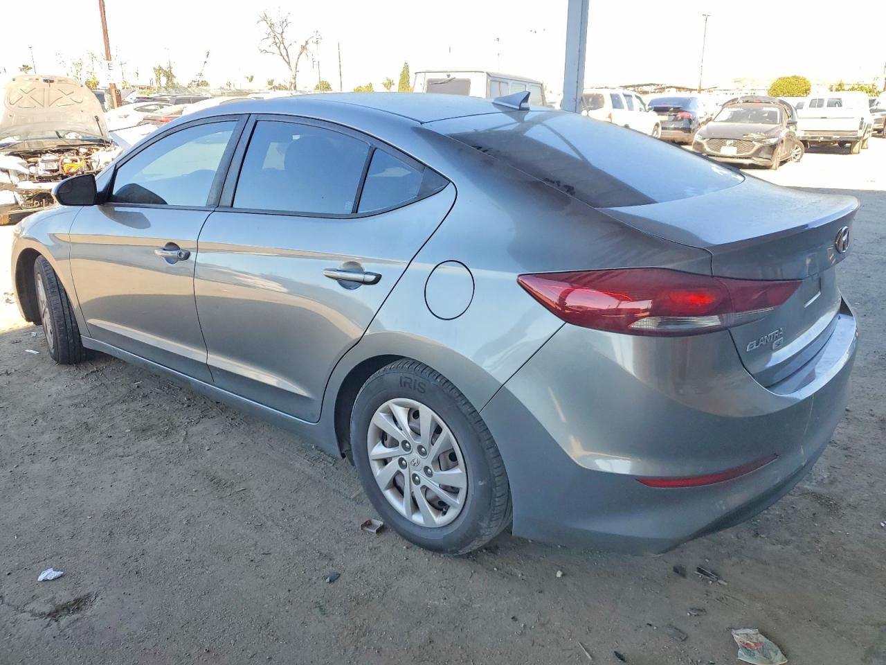 2017 HYUNDAI ELANTRA SE photo 2