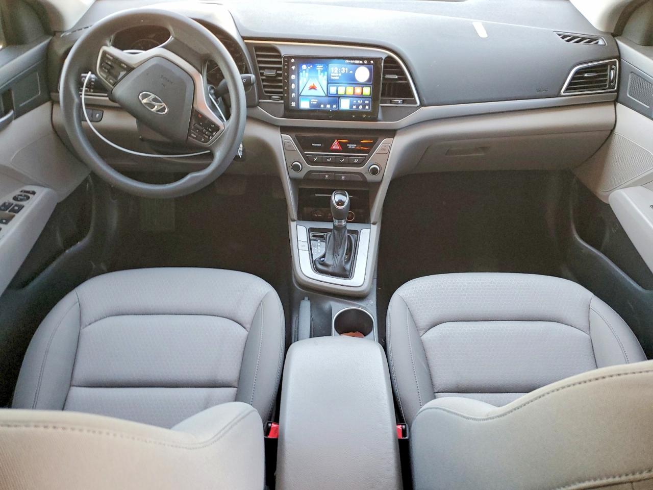 2017 HYUNDAI ELANTRA SE photo 8