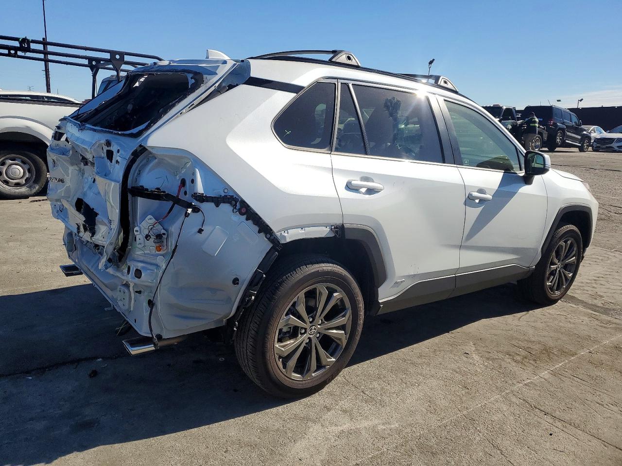 2025 TOYOTA RAV4 XLE PREMIUM photo 3