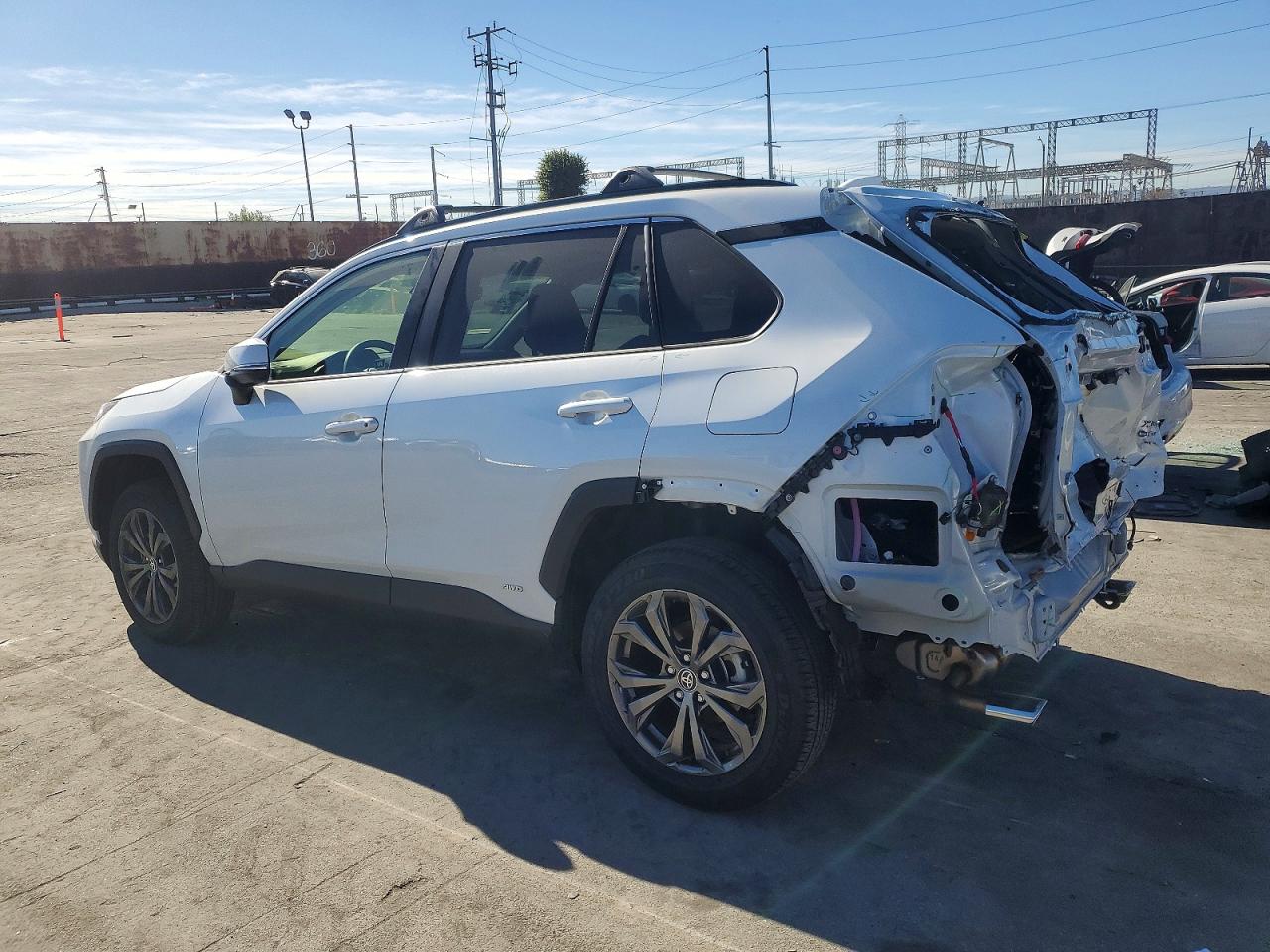 2025 TOYOTA RAV4 XLE PREMIUM photo 2