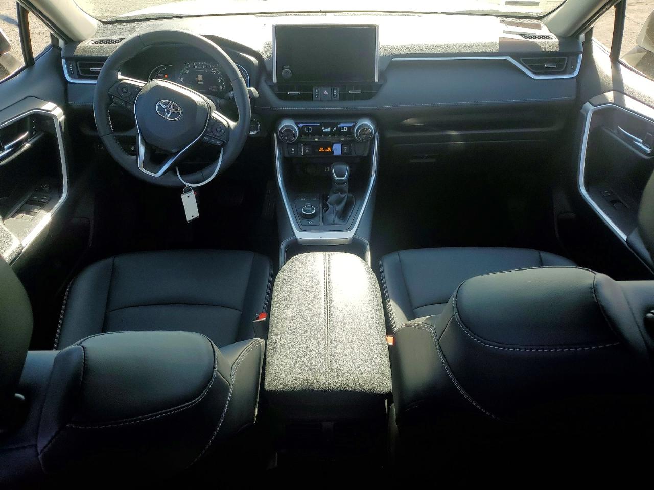2025 TOYOTA RAV4 XLE PREMIUM photo 8