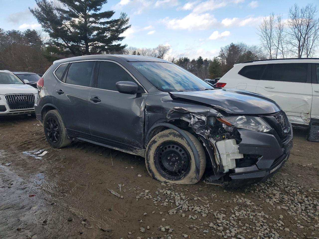 2019 NISSAN ROGUE S photo 4