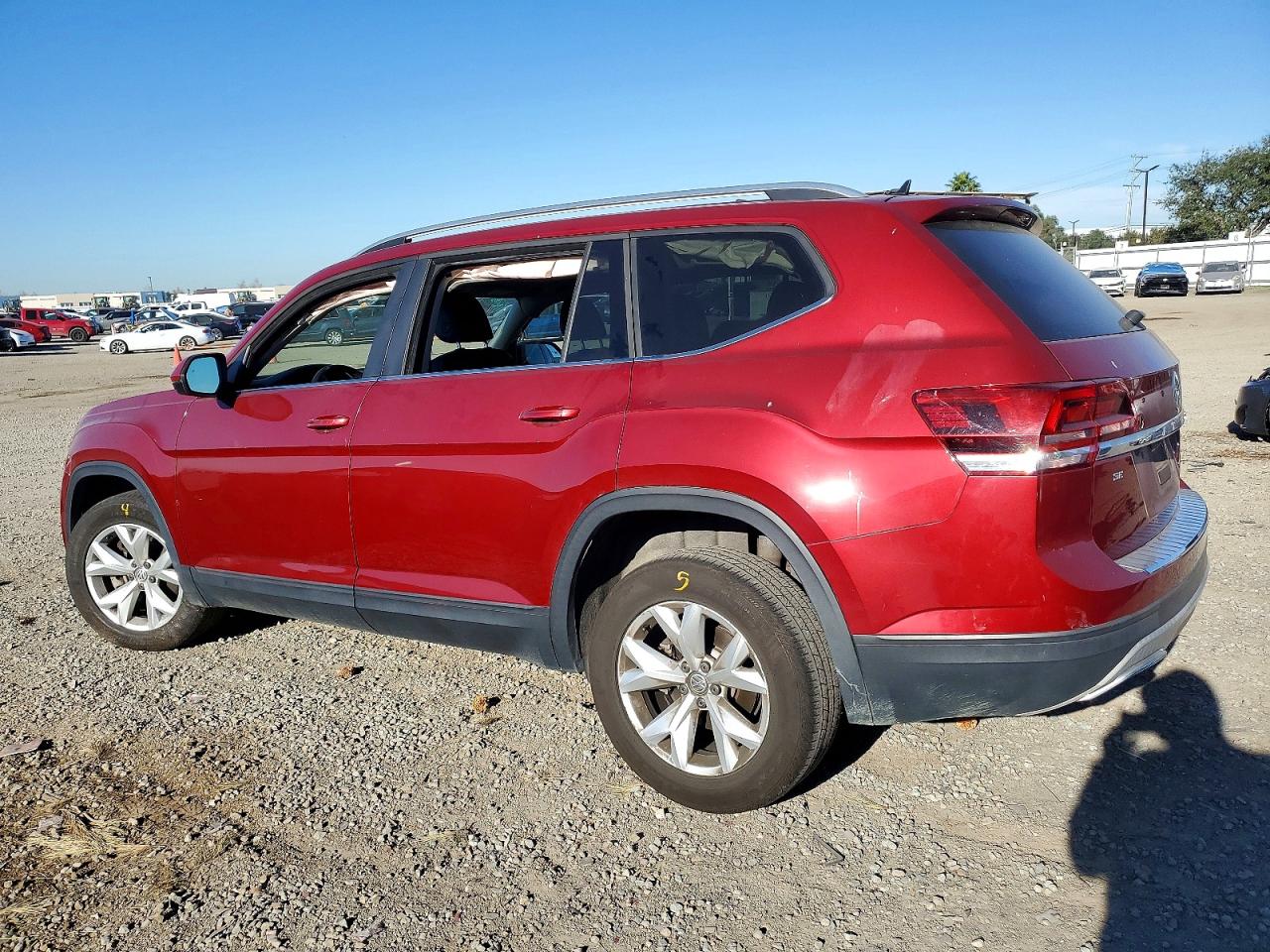 2018 VOLKSWAGEN ATLAS SE photo 3