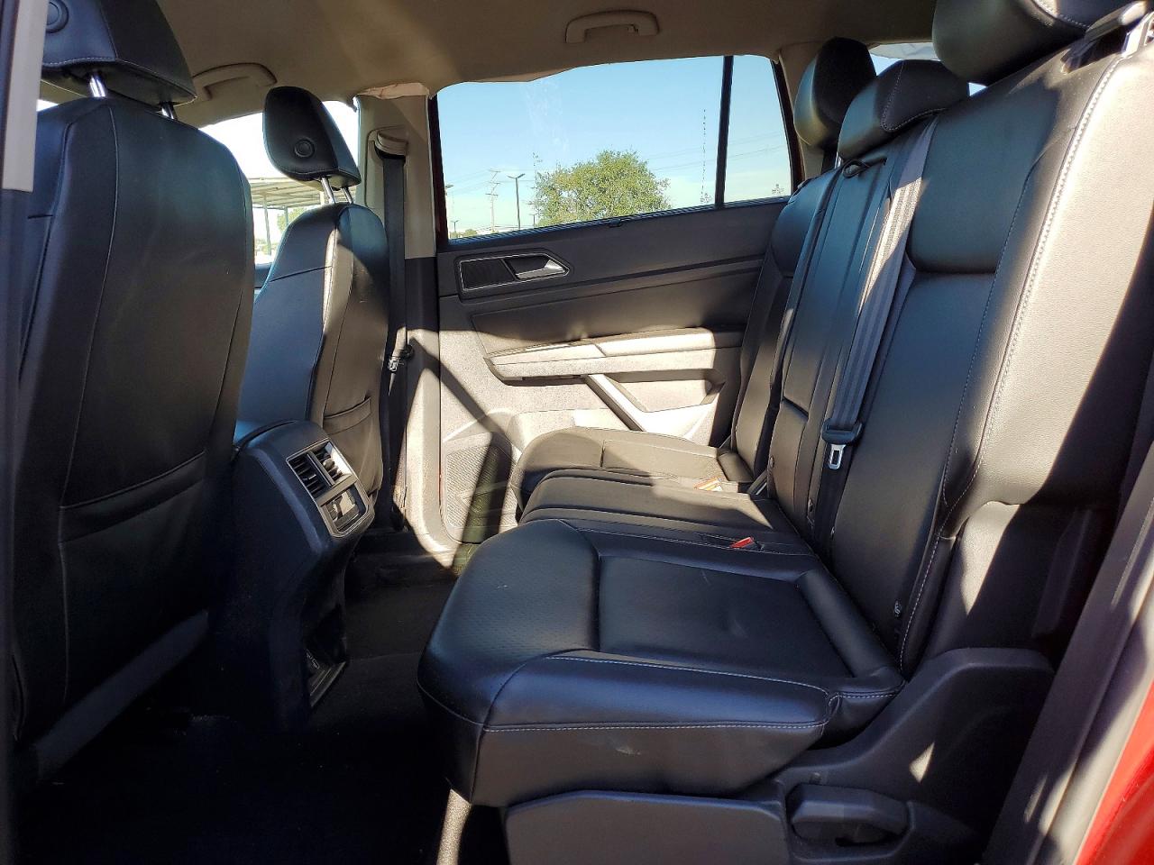 2018 VOLKSWAGEN ATLAS SE photo 21