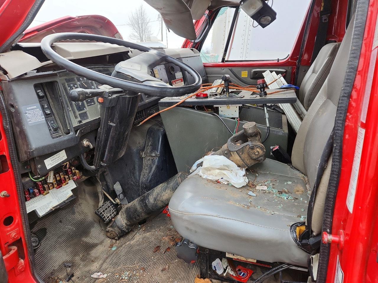 2002 INTERNATIONAL 4800 FIRE TRUCK photo 9