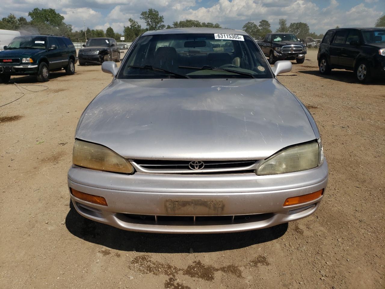 1996 TOYOTA CAMRY DX photo 5