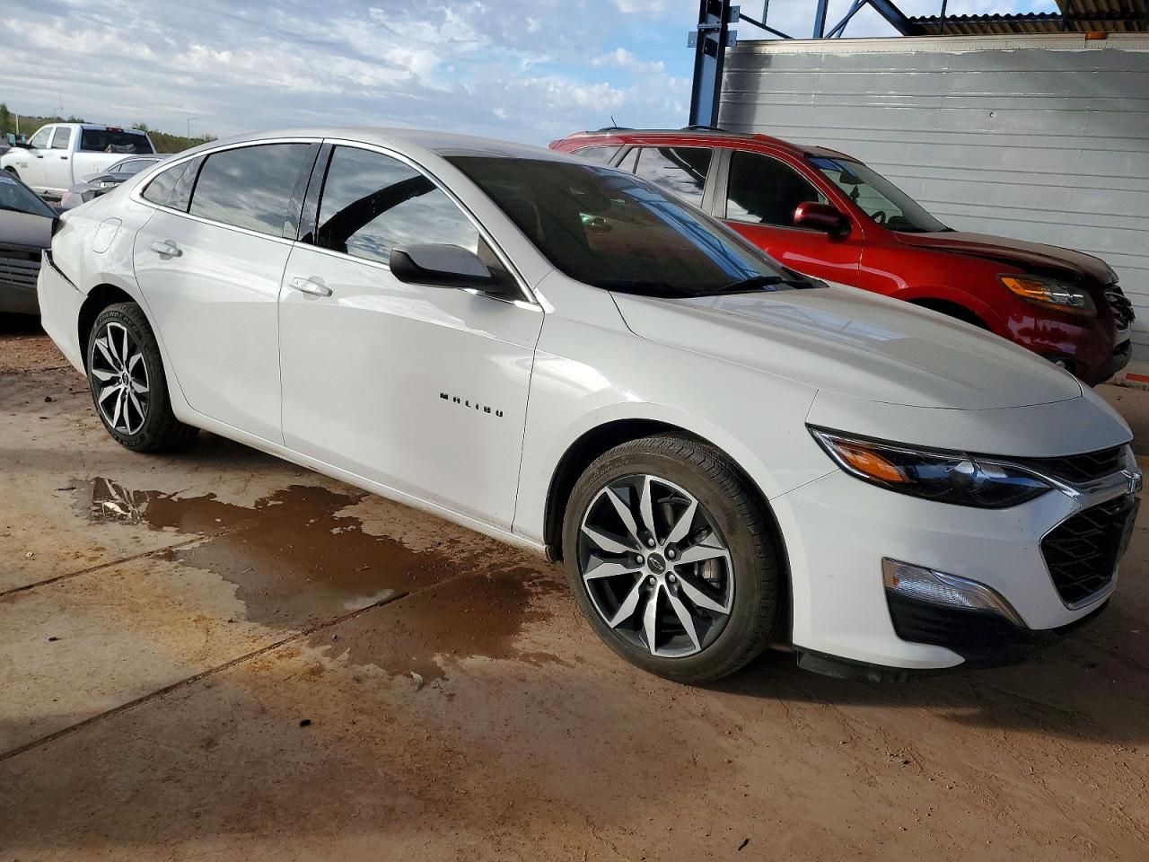 2024 CHEVROLET MALIBU RS photo 4