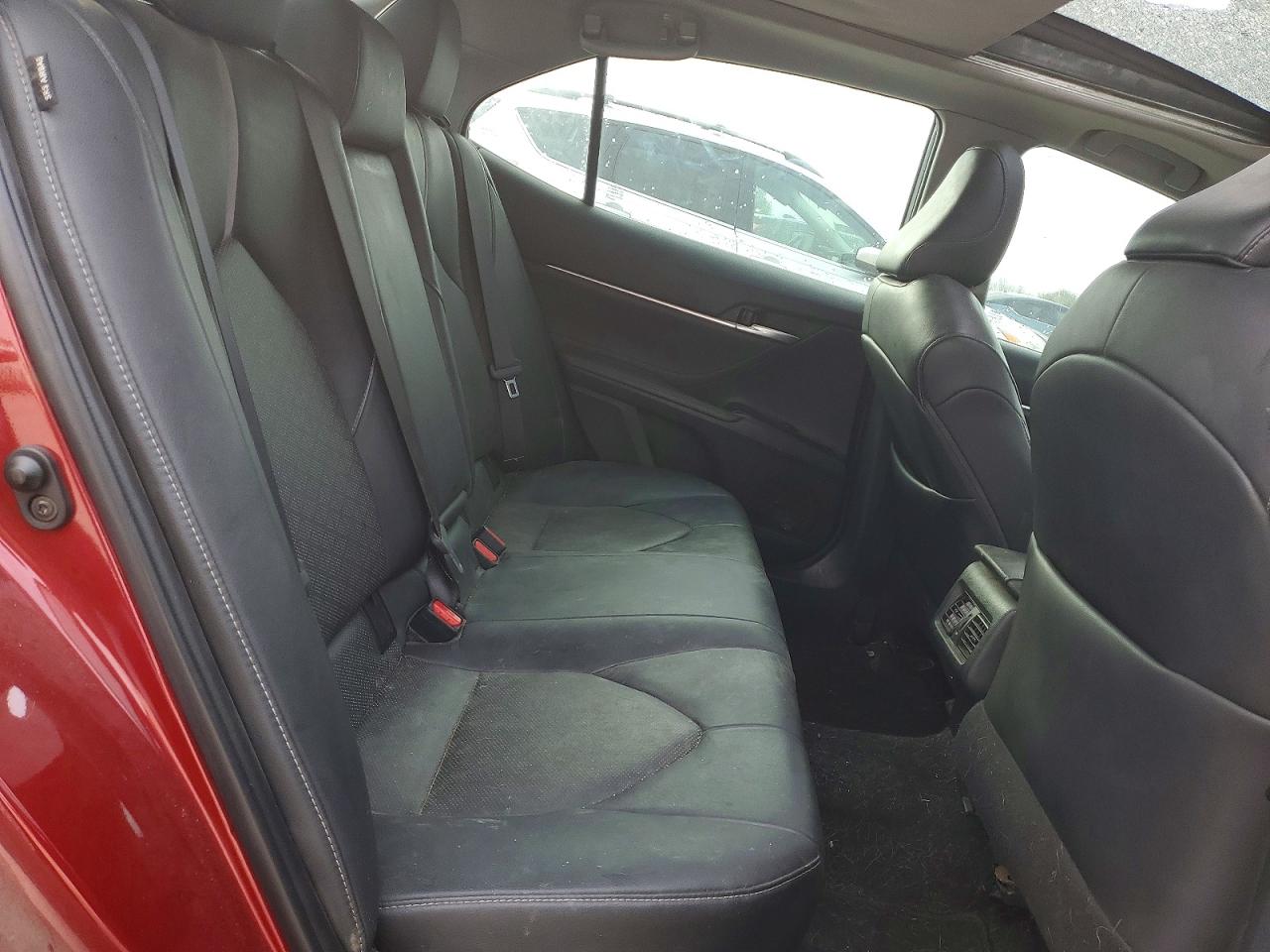 2018 TOYOTA CAMRY XSE photo 10
