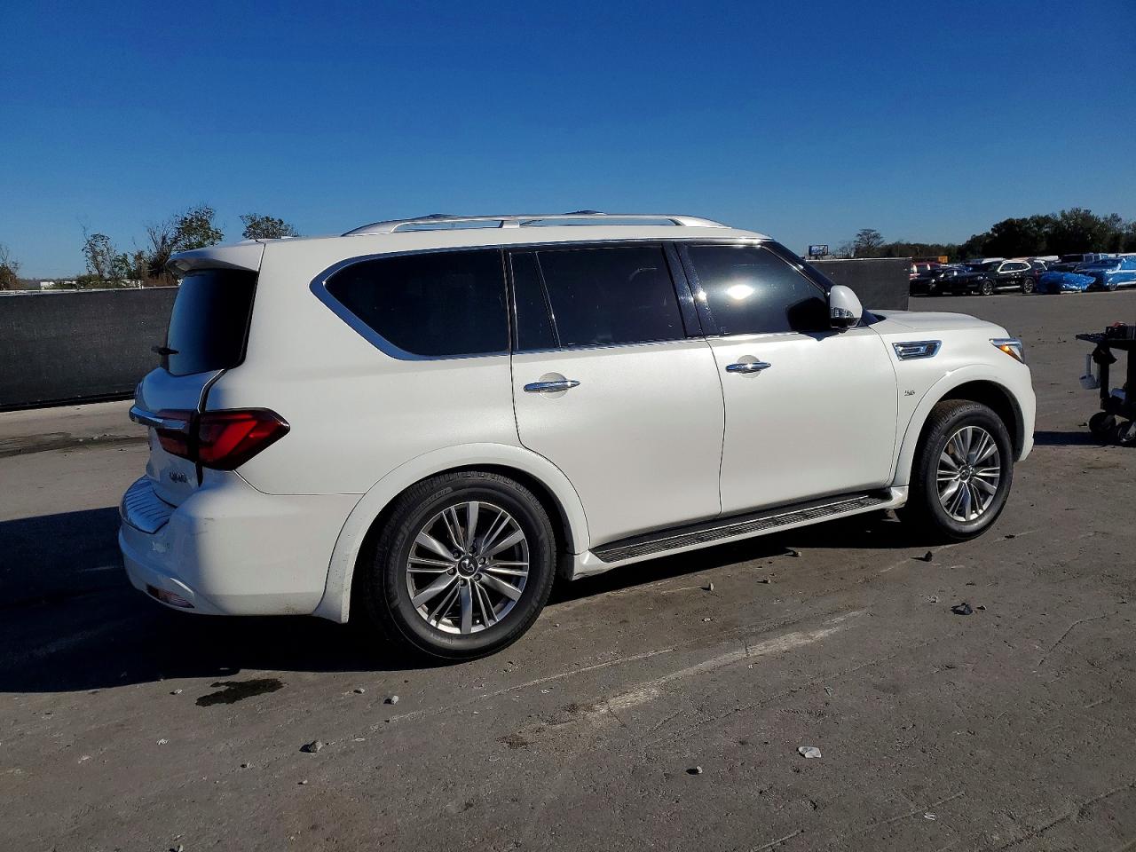 2020 INFINITI QX80 LUXE photo 7